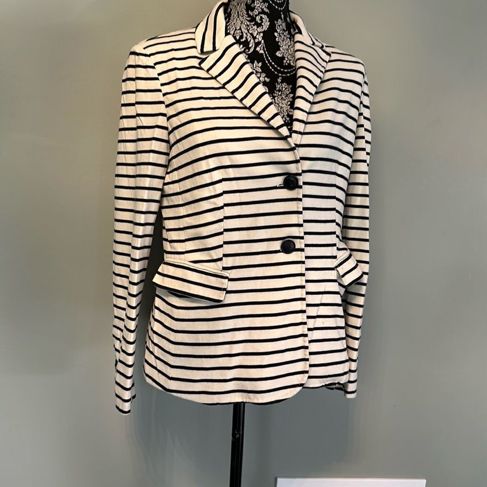 MaxMara cotton blend cream and navy striped blazer with two pockets XL